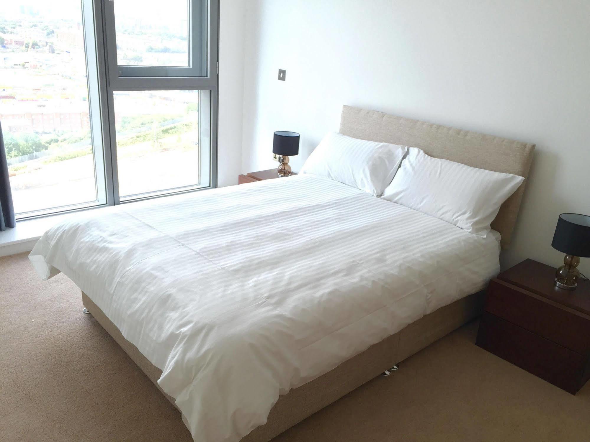 Olympic One Eighty Apartment Ilford Bagian luar foto