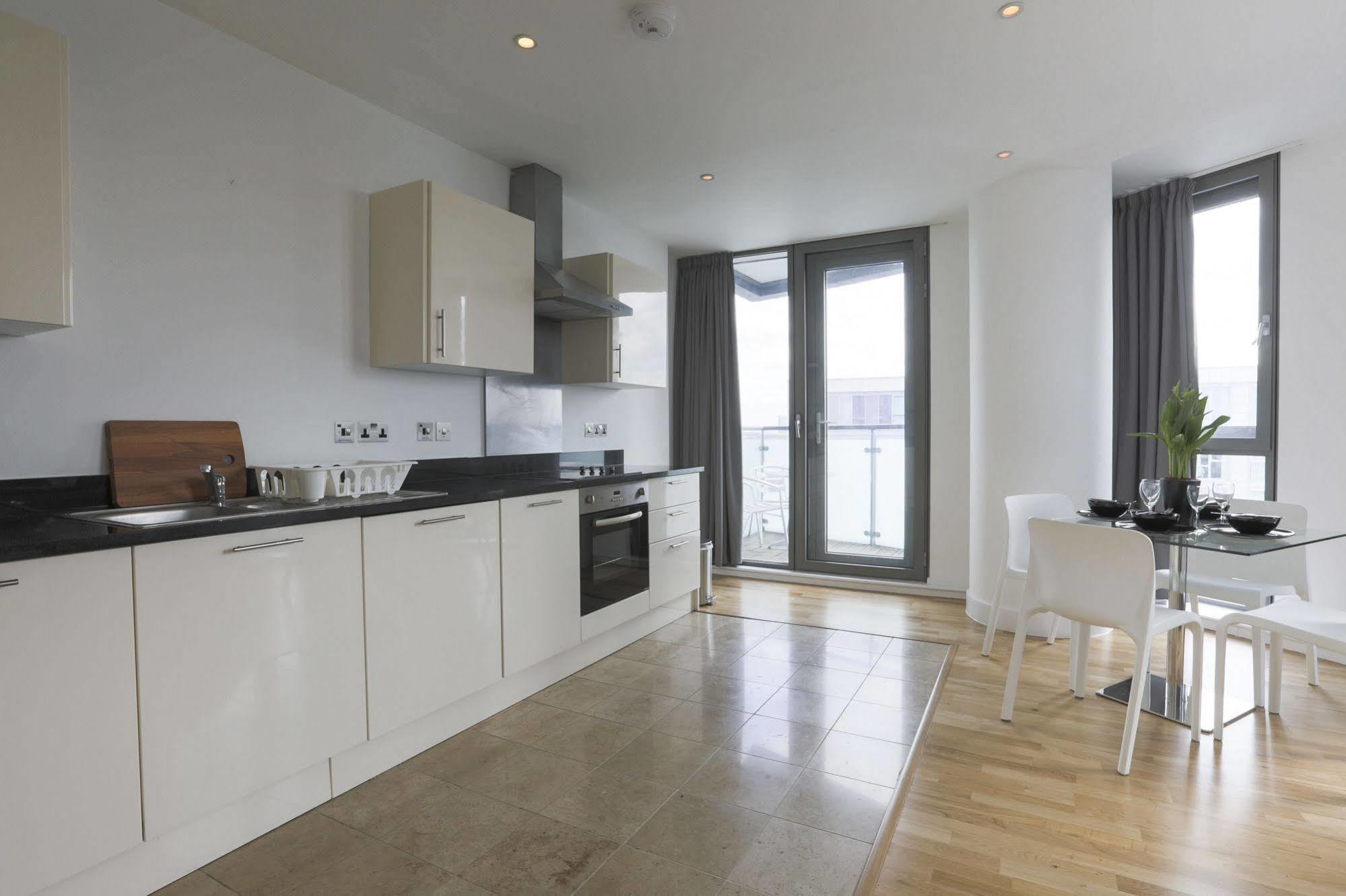 Olympic One Eighty Apartment Ilford Bagian luar foto