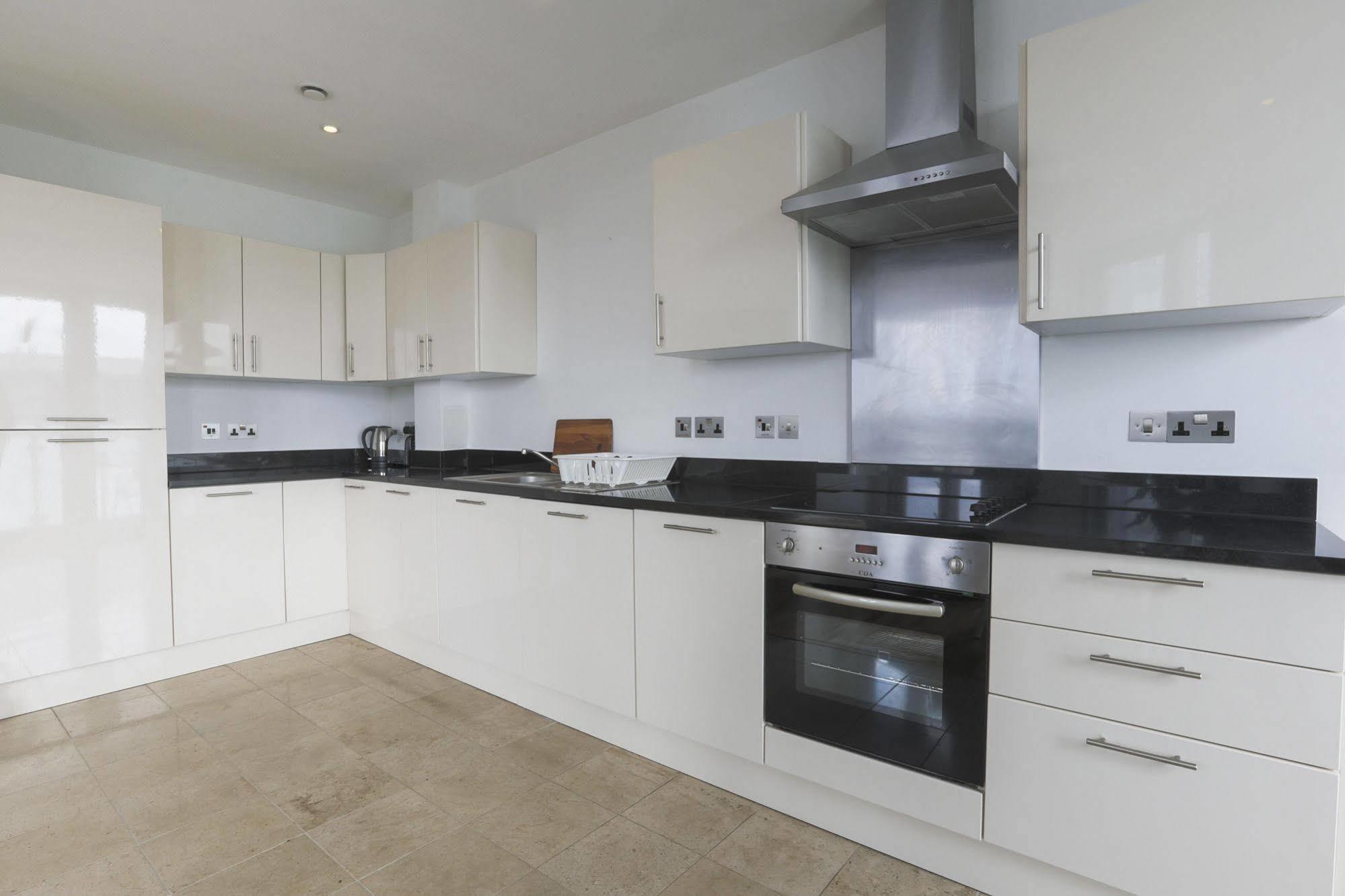Olympic One Eighty Apartment Ilford Bagian luar foto