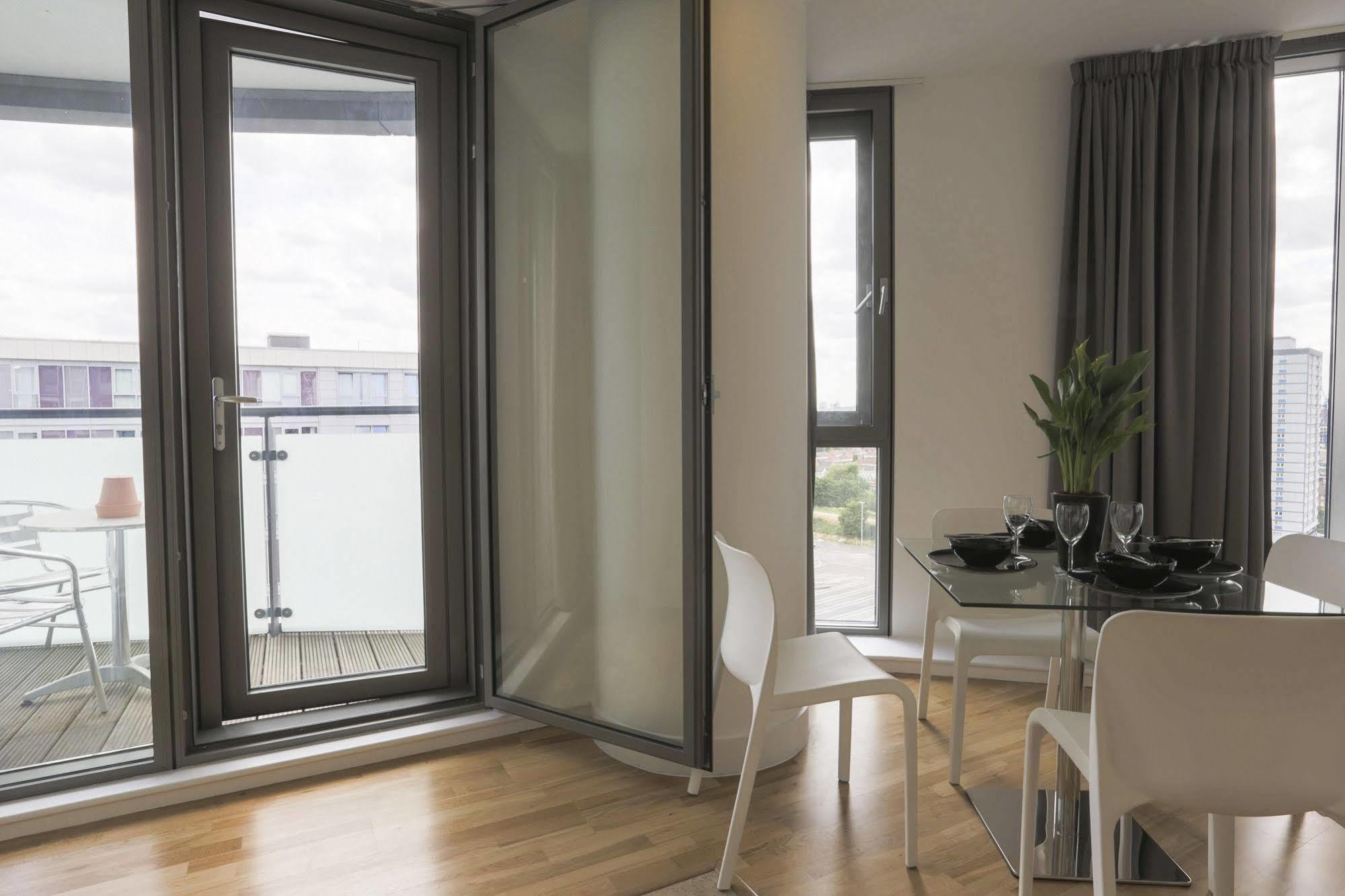 Olympic One Eighty Apartment Ilford Bagian luar foto