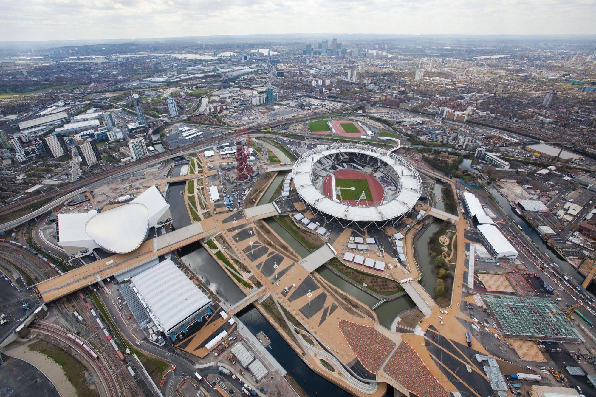 Olympic One Eighty Apartment Ilford Bagian luar foto